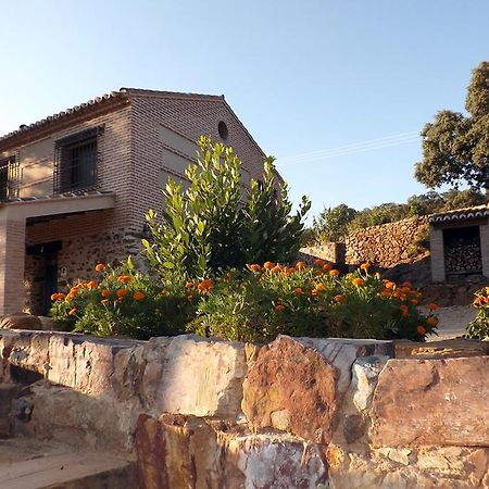 apartamentos turisticos la gitanilla Los Navalucillos Exterior foto