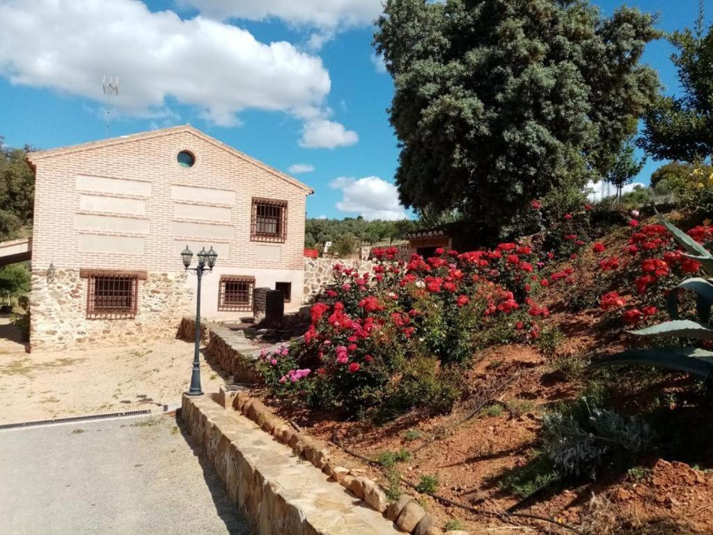 apartamentos turisticos la gitanilla Los Navalucillos Exterior foto
