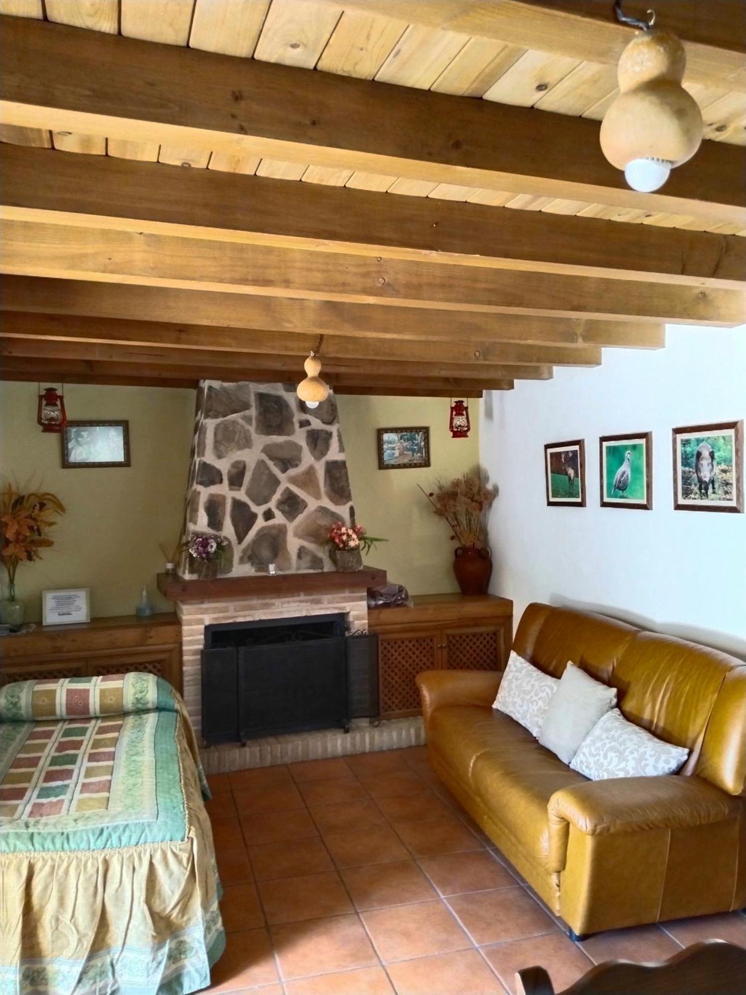 apartamentos turisticos la gitanilla Los Navalucillos Exterior foto