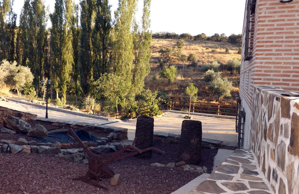 apartamentos turisticos la gitanilla Los Navalucillos Exterior foto